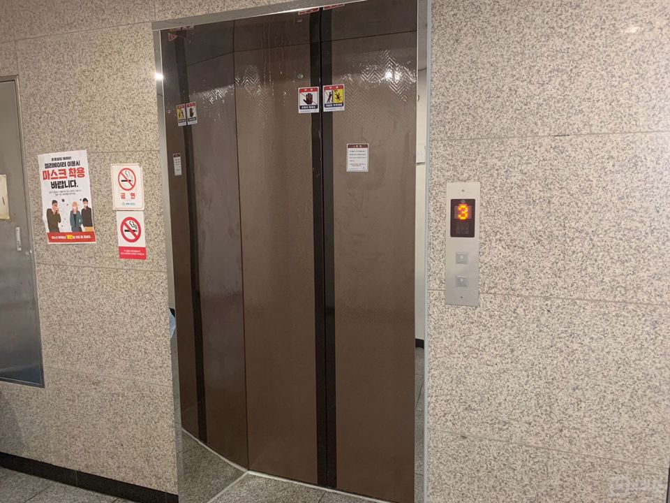 🏢 성북구청 바로 옆 대로변 약90평 넓은 사무실 🏢 매물의 5번째 사진