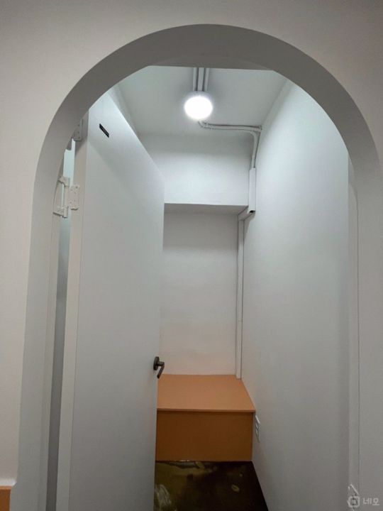 역삼동 복합상권에 위치한 음악연습실 매물의 2번째 사진