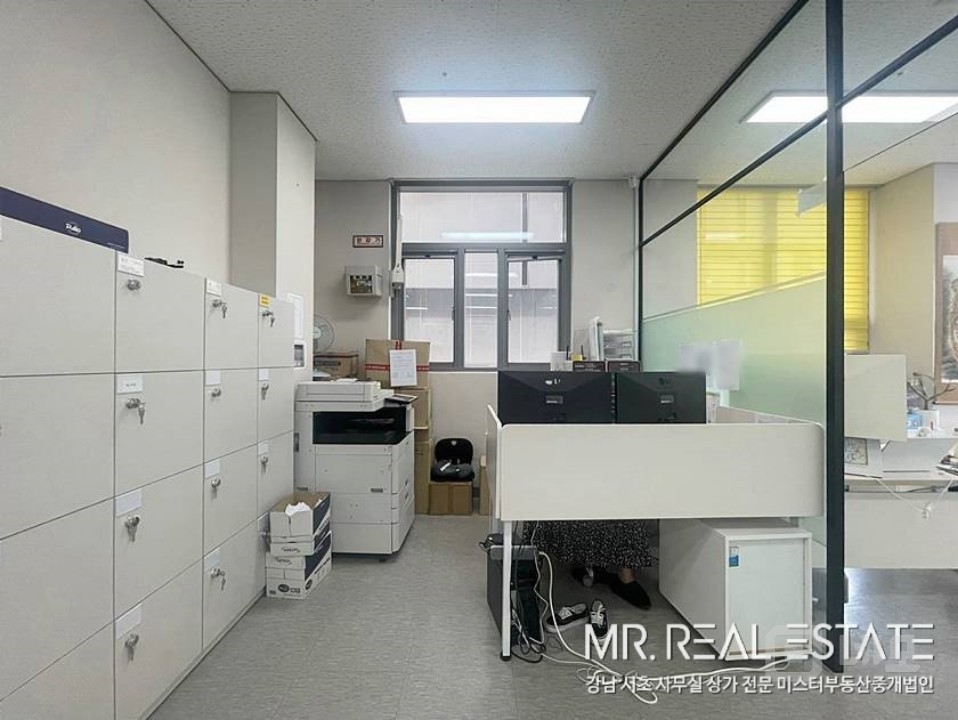 학동역.대로변.인테리어有.채광ACE.층전체.가성비사무실 매물의 9번째 사진