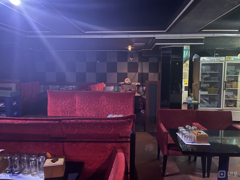 방학동 대로변, 단골 손님 많은 단란주점 매물의 2번째 사진