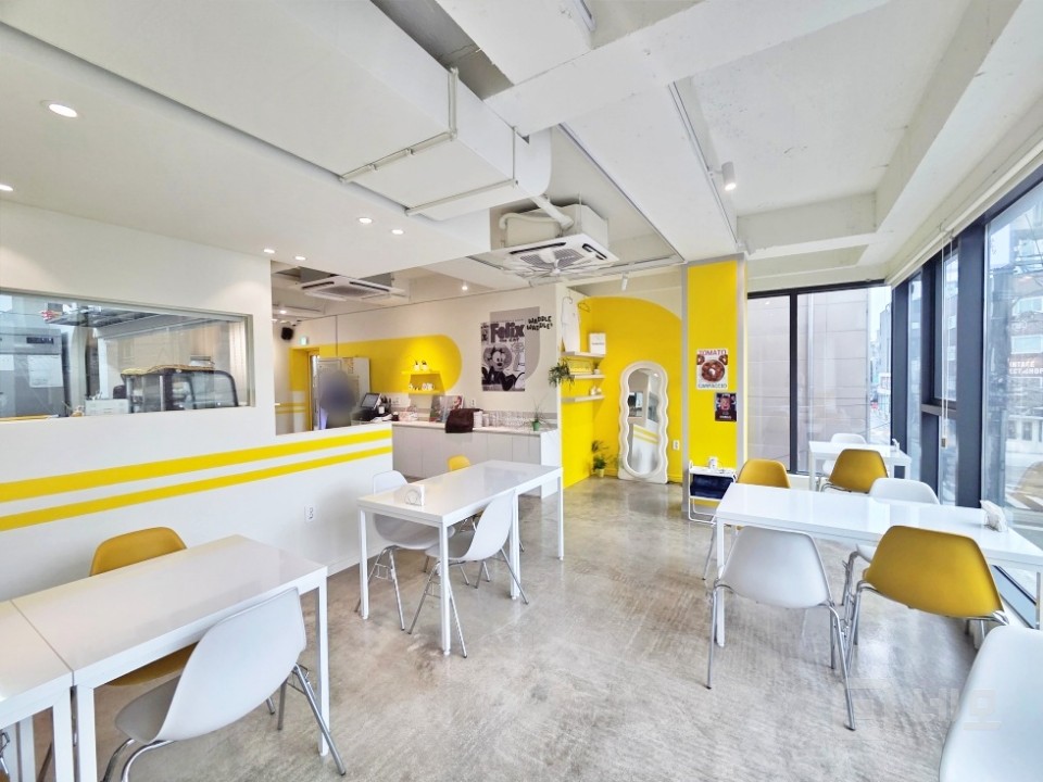 GATE 망원동 망리단길 메인 중심 신축급 건물 2.5층 상가 매물의 8번째 사진