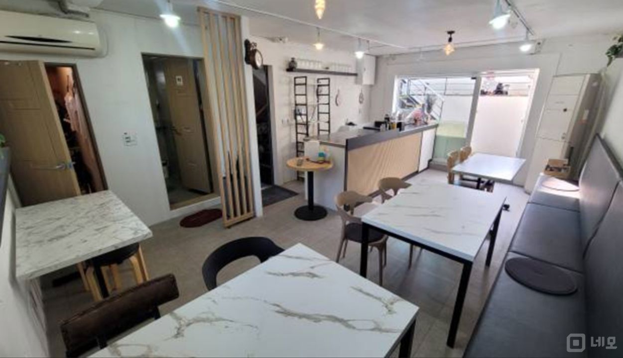 매장앞 테라스가 있어 공간활용이 좋은 상가 매물의 19번째 사진