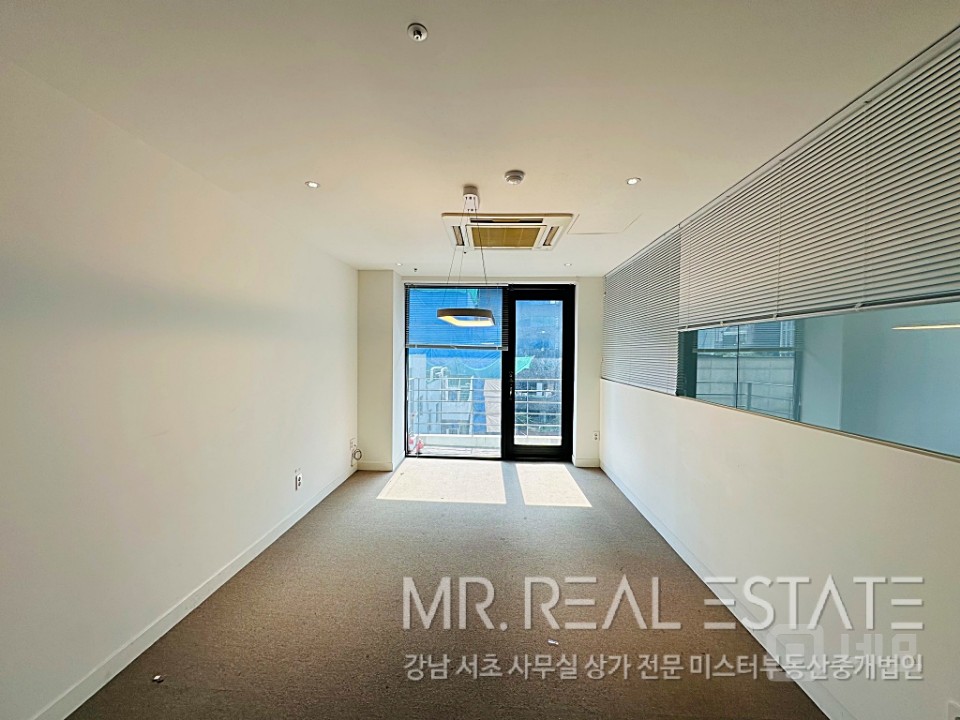 실사진 서울세관사거리 더블역세권 대로변 A급인테리어 매물의 3번째 사진