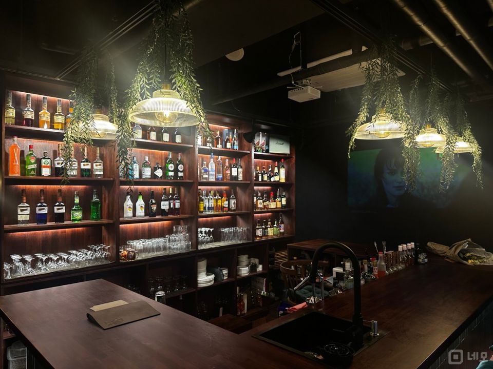 마곡동 발산역 역세권, 고급스러운 인테리어, 입소문 듣고 찾아오는 바 매물의 3번째 사진