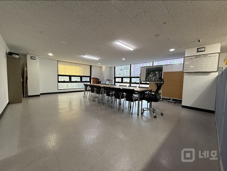무권리. 대로변 깔끔한 사무실 내부화장실 주차 엘베0(실38평) 매물의 1번째 사진