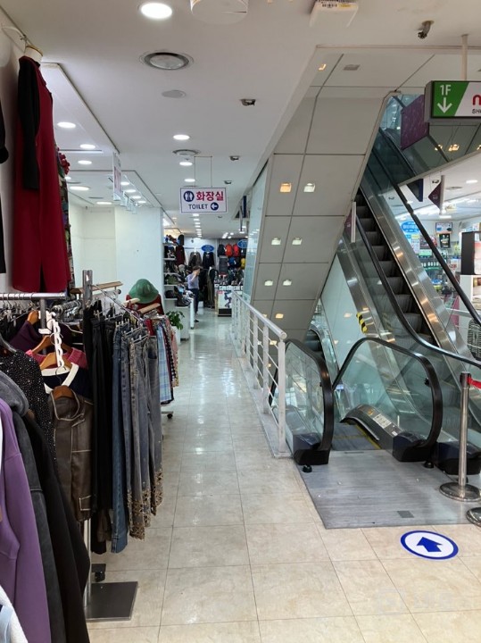 천호동 로데오거리 입구 나비빌딩 내 2층 상가 매매 임대차 구합니다 매물의 15번째 사진