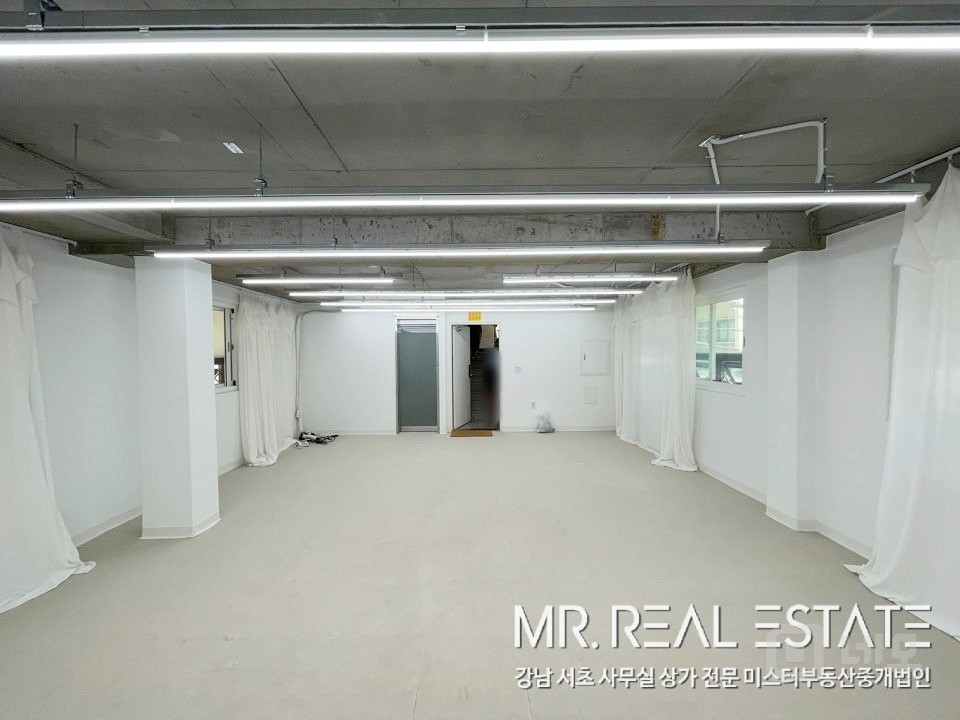 가로수길.화이트톤깔끔한인테리어.압구정인근 매물의 5번째 사진