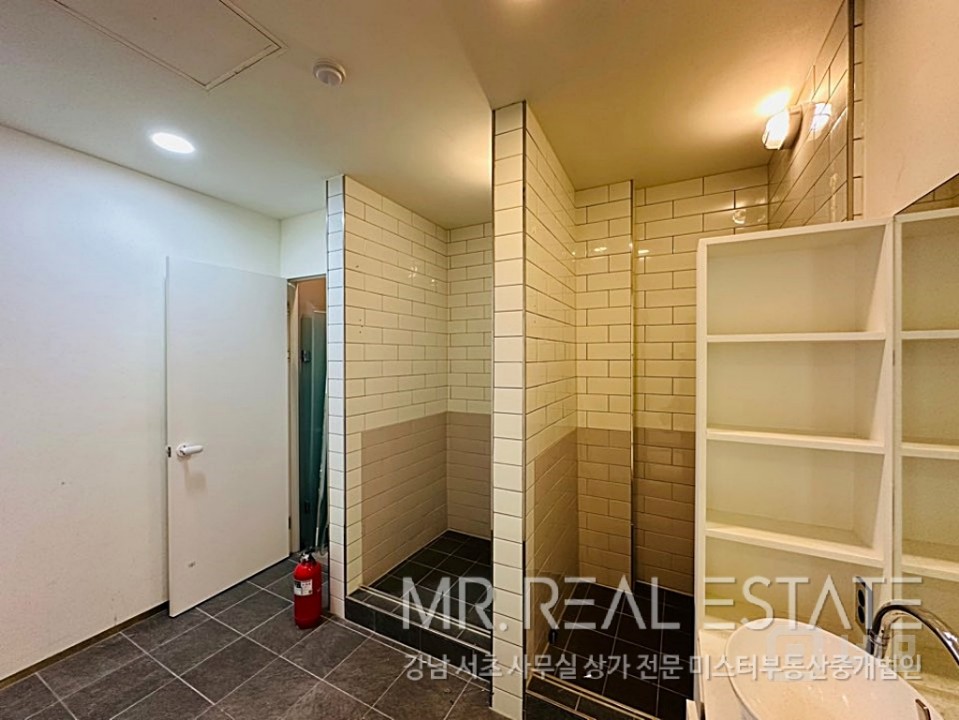 실사진 양재역3분 언주초앞 S급인테리어 무권리 자주식주차 매물의 8번째 사진