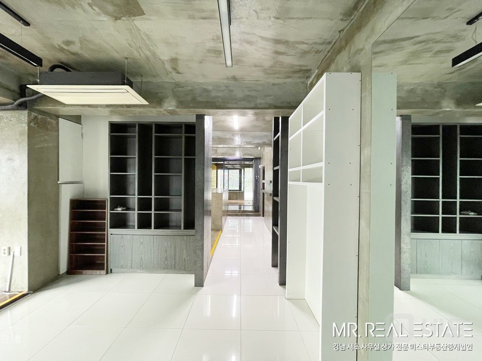 사진有.주차2대.인테리어.냉난방기完.논현역. 매물의 17번째 사진