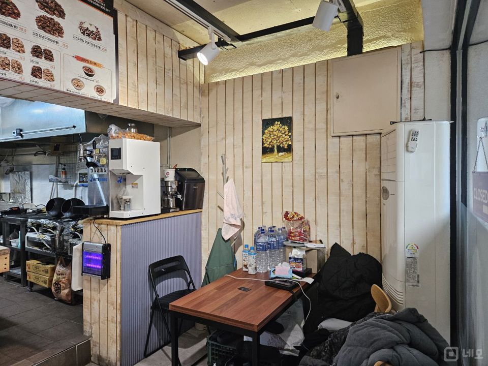 대조동 대로변, 깔끔한 인테리어 및 시설 바베큐치킨점 매물의 2번째 사진