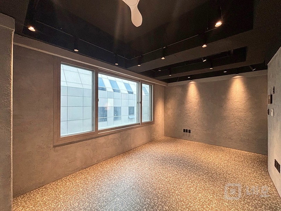 실사진 역삼역4분 풀옵션 엘베 사업자가능 자주식주차 매물의 5번째 사진