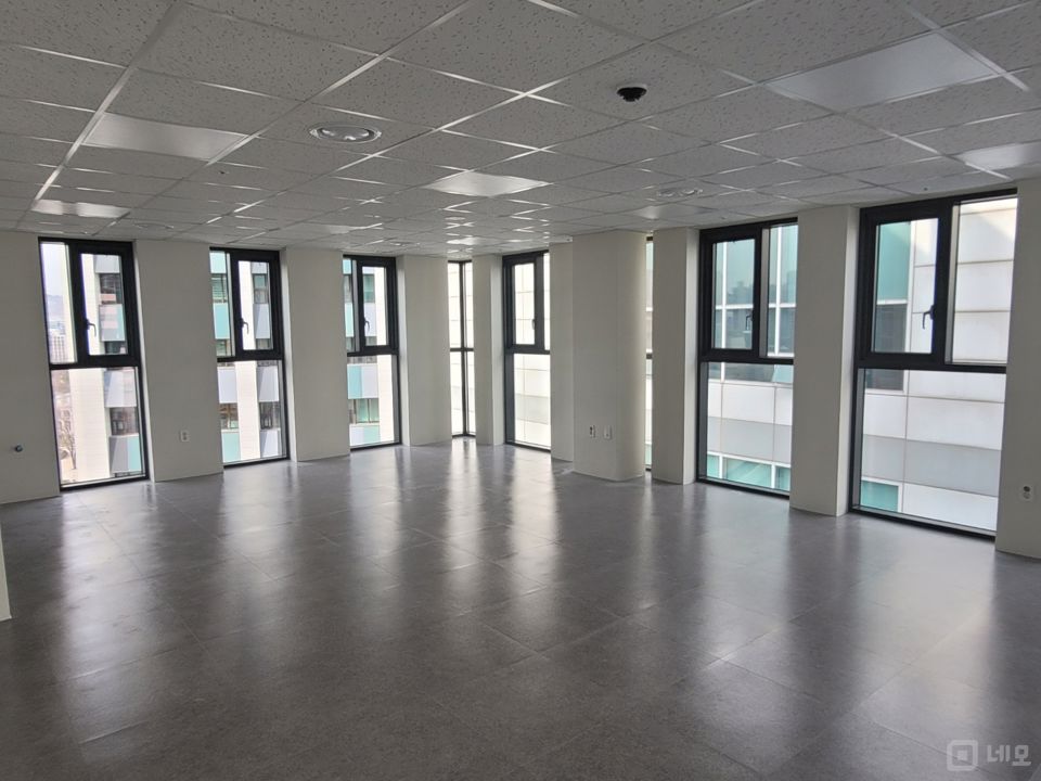 신축건물 첫입주 고객 모집합니다. 매물의 1번째 사진