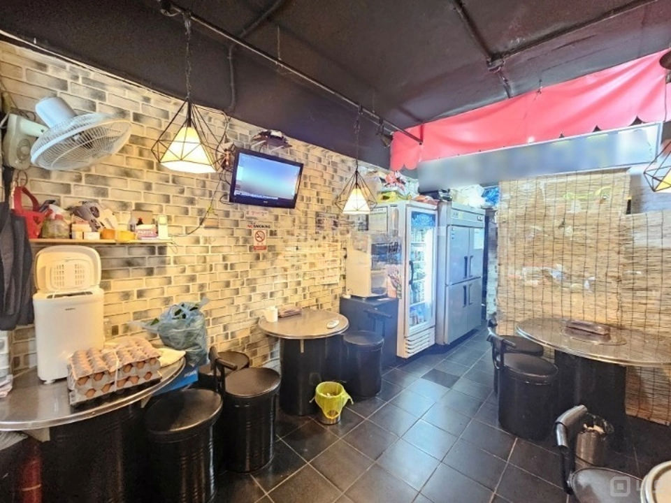 장안동 주거지역 위치, 시설, 인테리어 완비, 단골고객 많은 실내포차 매물의 2번째 사진