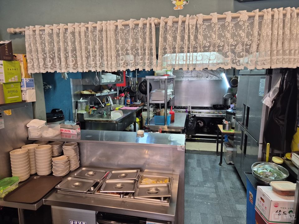 궁동 시설 상태 훌륭한 분식점 매물의 1번째 사진