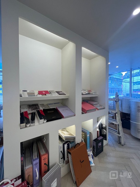 인테리어, 시설 완비 된 상가, 사무실, 3면 창으로 개방방 우수 매물의 13번째 사진