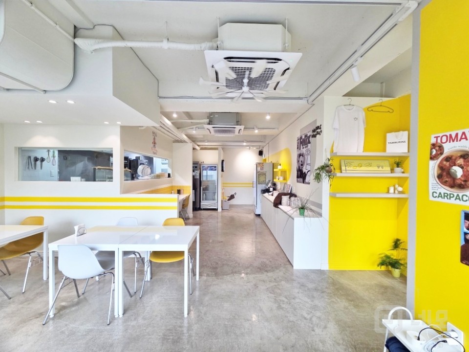 GATE 망원동 망리단길 메인 중심 신축급 건물 2.5층 상가 매물의 1번째 사진