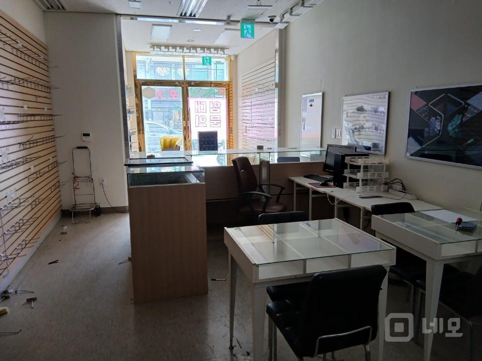 아파트.주택가 상권 대로변 위치좋은 매장 매물의 4번째 사진