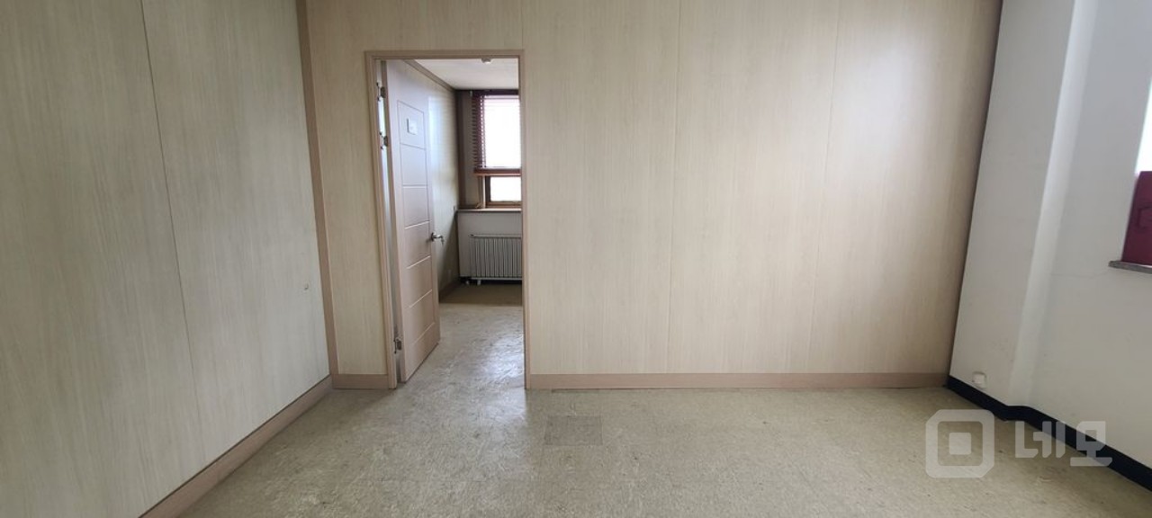 대로변 전용35평 사무실 임대 매물의 4번째 사진