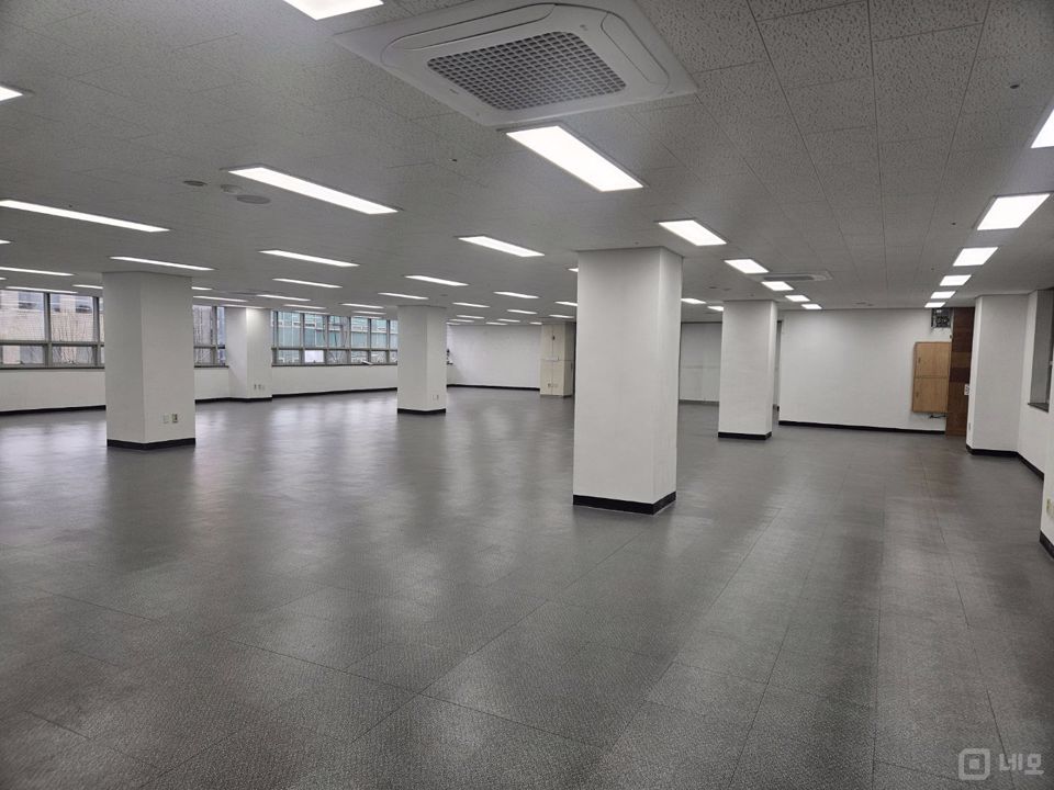 공간감이 우수한 서초동 4층 사무실 매물의 5번째 사진