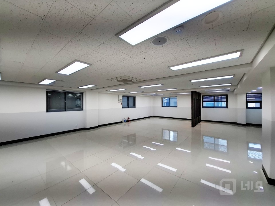 🏢 연남동 프라임 로케이션, 약 444평 대형 오피스 매물의 28번째 사진