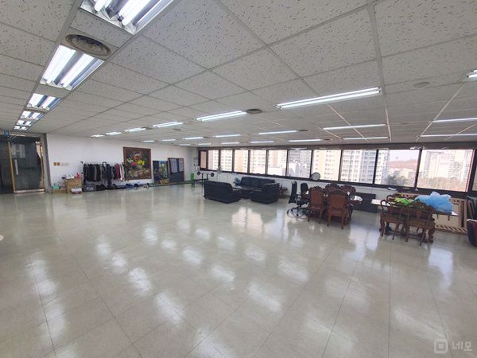 ★명일역 인근 깔끔한 대로변 사무실 용도 공실 안내★ 매물의 5번째 사진