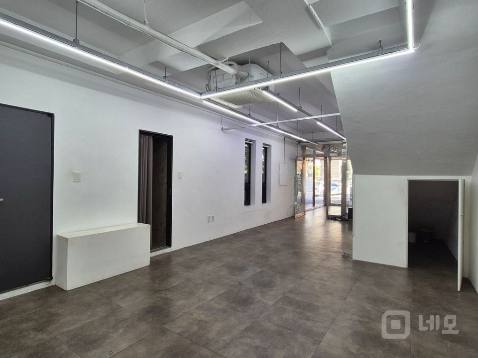 신축급 외관 편리한 1층 사무실 깔끔한 내부 공간 매물의 6번째 사진