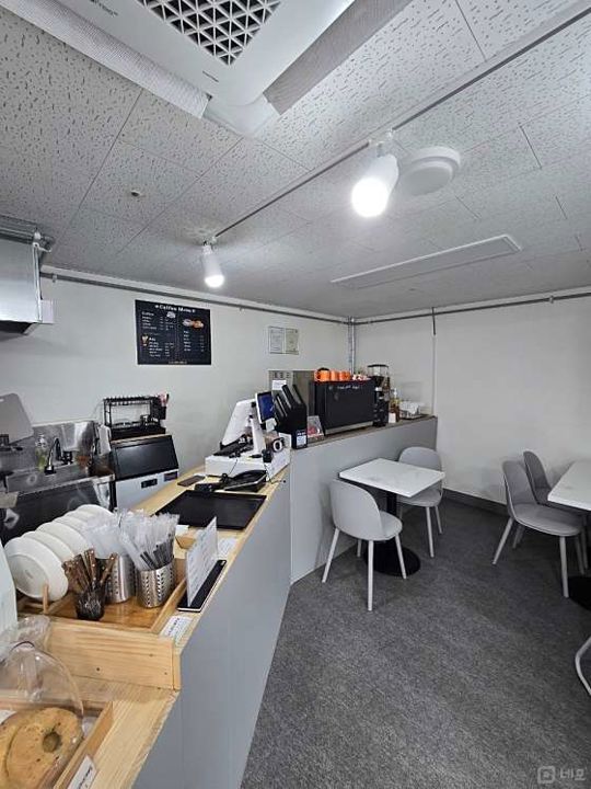 방화동 코너자리에 위치한 제과점 매물의 4번째 사진