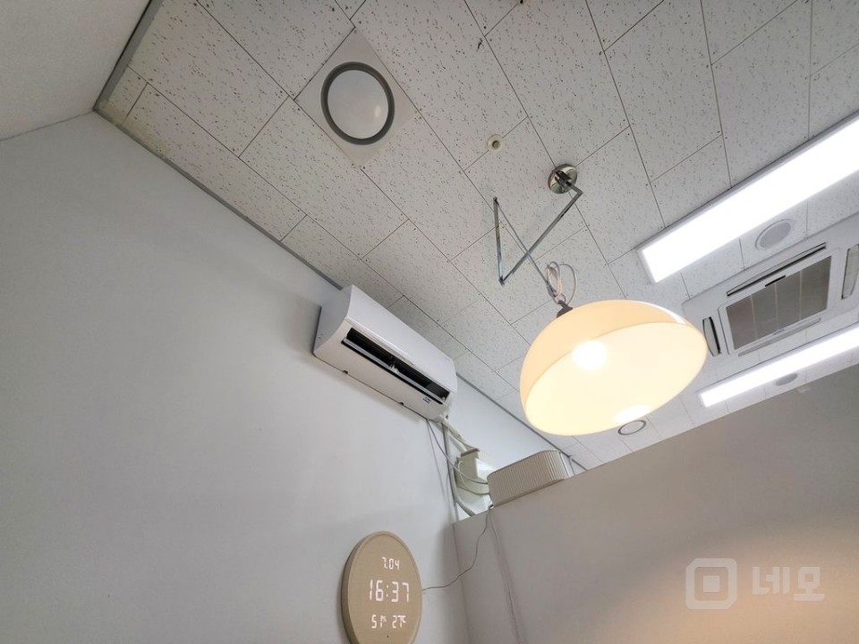 뷰티샵 풀 인테리어, 룸2개, 개별 에어컨 추가설치, 개방감 우수 매물의 8번째 사진