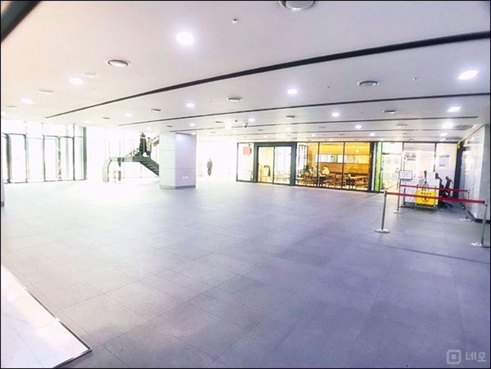 ●경의중앙 수색역 1번 출구에서973m 대형 프라임급 사무실 임대입니다! 매물의 2번째 사진