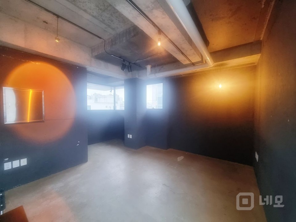 홍대 유동많은 망리단길 퀄리티좋은 테라스 상가사무실!! 매물의 11번째 사진