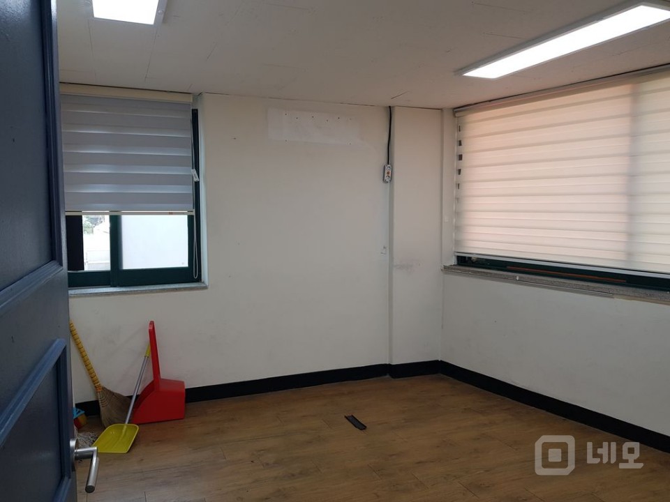 에어컨옵션 내부칸막이 월세저렴 2층 단독사용 법인및 쇼핑몰사무실로 추천 매물의 12번째 사진
