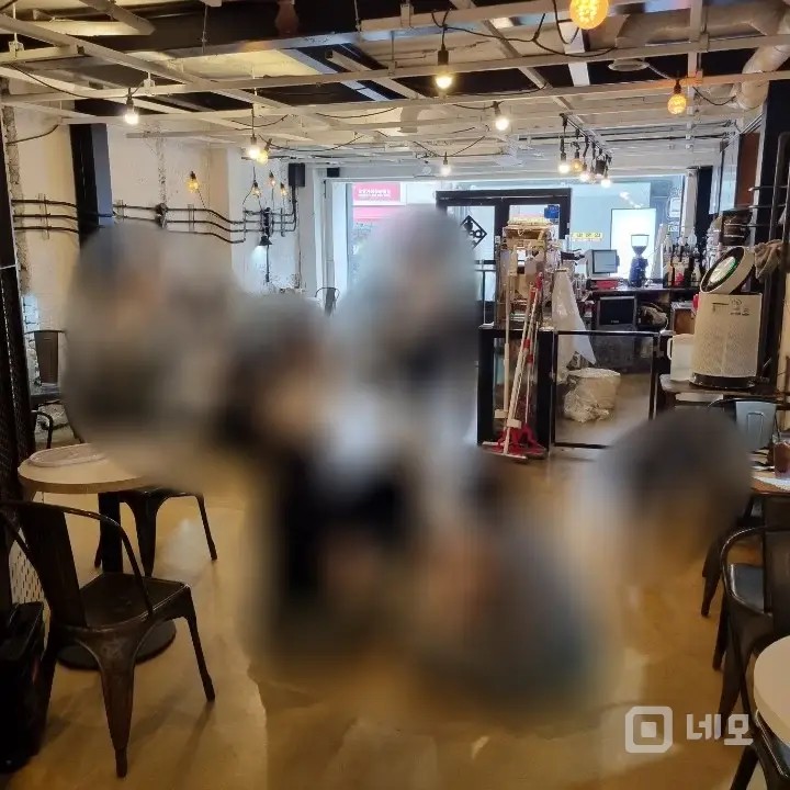 건물 통으로 쓰는 카페 매물의 2번째 사진