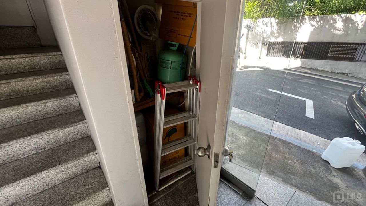 8차선 대로변 1층 상가 입니다. 광고효과 좋습니다. 매물의 17번째 사진