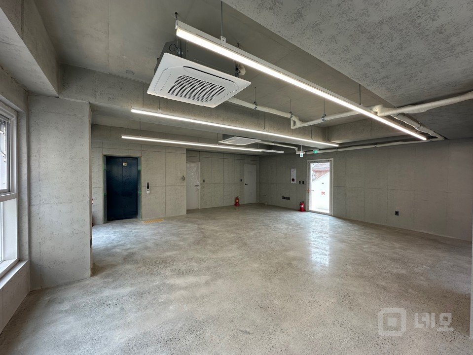 논현동 25년 신축 첫 입주 인테리어 끝판왕 매물의 4번째 사진