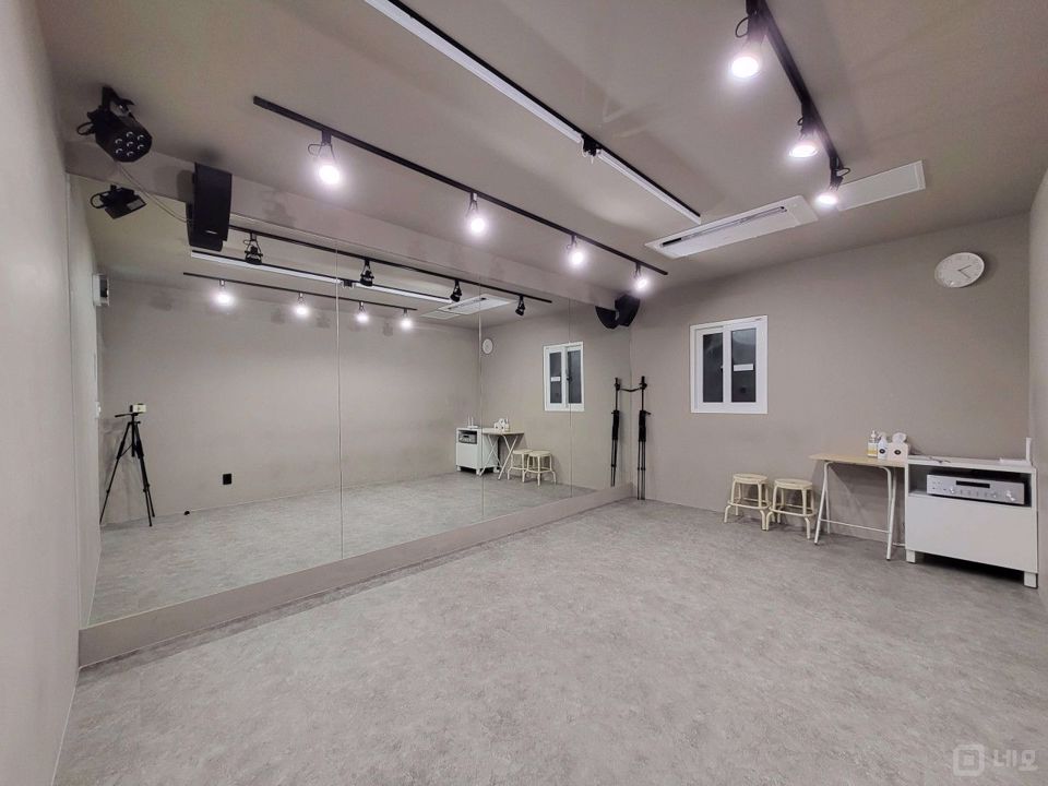 대로변 상권, 접근성 좋은 봉천동 장소대여 매물의 1번째 사진