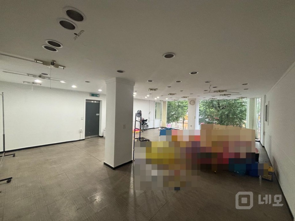 무권리 이대역 바로앞 신촌로 대로변 노출도 높은 상가 사무실 매물의 9번째 사진