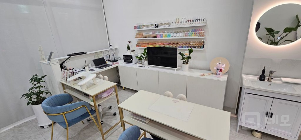 노출도 굿 네일아트 몸만들어오면 되는 상가 매물의 3번째 사진