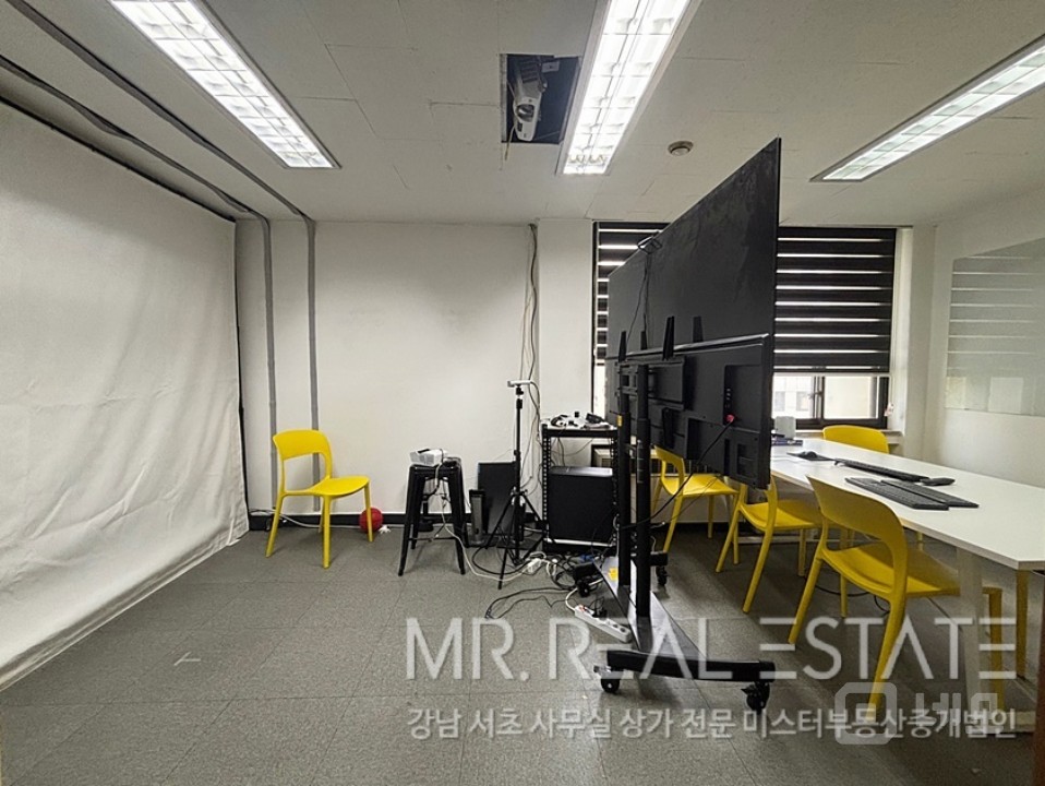신논현역.역세권.대로변.주차편리.가시성굳 매물의 6번째 사진