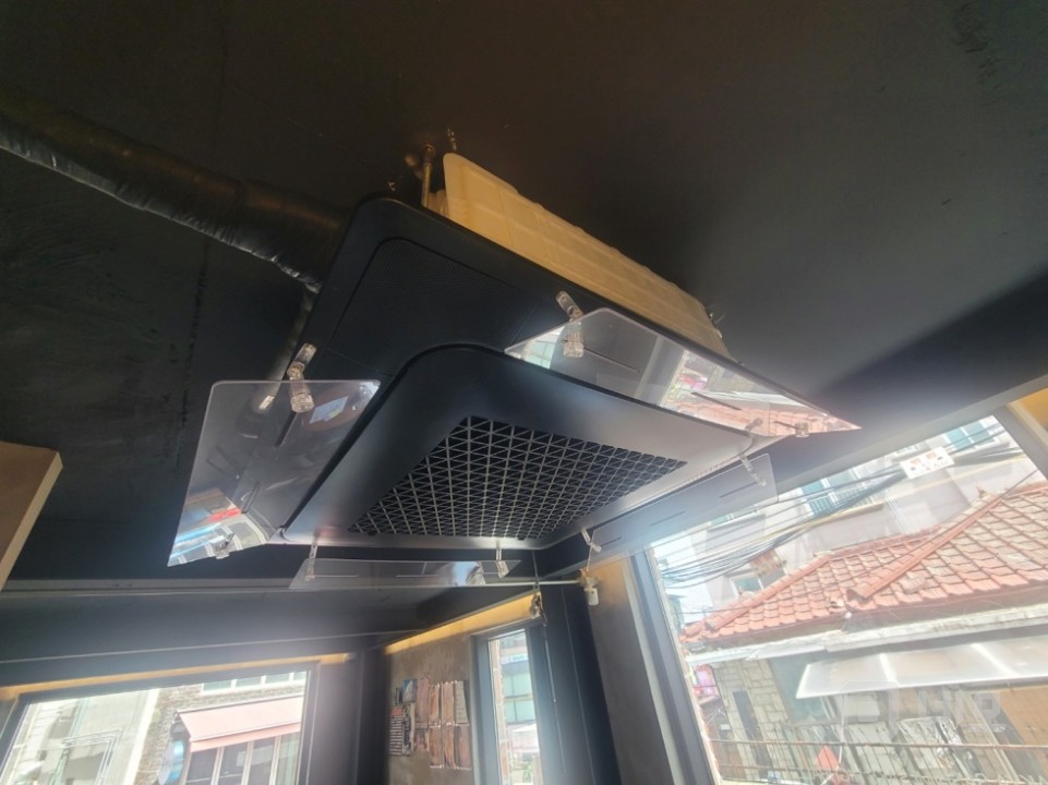 GATE 연남동 미로길 가시성 좋고 인테리어 좋은 1.5층 상가 매물의 10번째 사진