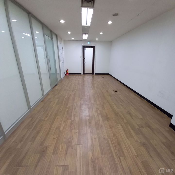 논현동 활용성 좋고 건물 관리 잘 되는 3층 사무실 매물의 3번째 사진