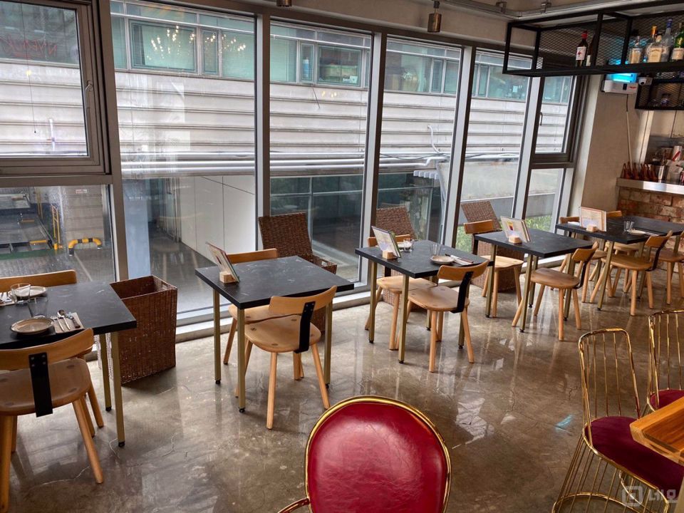 신논현역 역세권, 트렌디한 인테리어의 레스토랑 매물의 3번째 사진