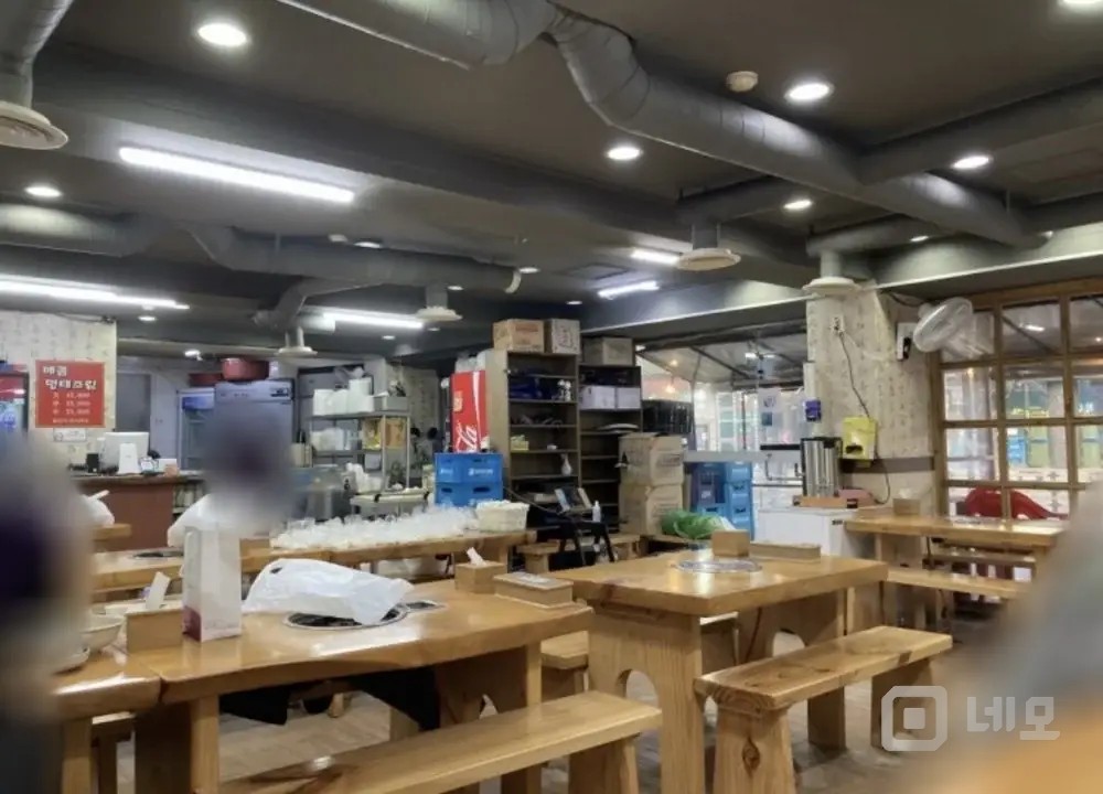 넓어요. 대로변이에요. 유동인구 많아요 매물의 3번째 사진