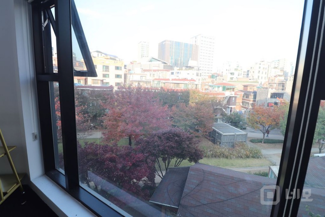 경의선책거리가 보이는 공방추천 소형 사무실 작업실 매물의 9번째 사진