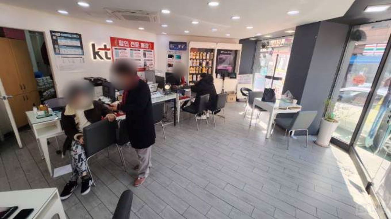 방이동 역세권, 유동 인구 많은 위치 1층 상가 매물의 2번째 사진