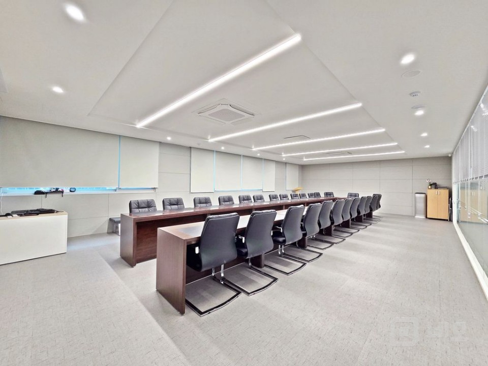 🟧 비현실적인 금액 강남 대로변 대형 오피스가 이 가격에?? 매물의 10번째 사진