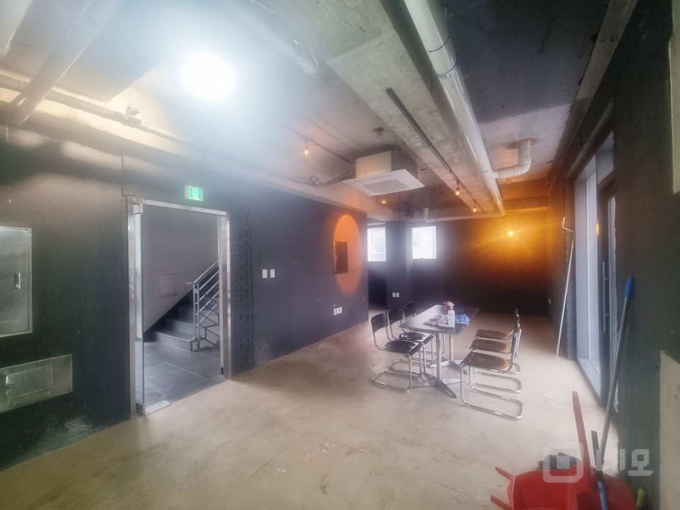 홍대 유동많은 망리단길 퀄리티좋은 테라스 상가사무실!! 매물의 4번째 사진