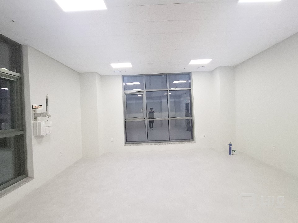 🏢✨ [2023년 준공 신축 오피스] 동묘앞역 도보 7분, 소형 사무실 매물의 5번째 사진