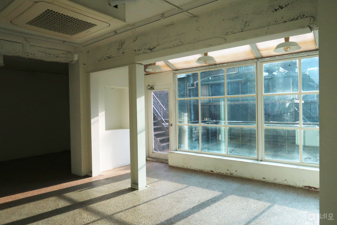 합정~상수역 유동인구 풍부한 2층상가 매물의 1번째 사진