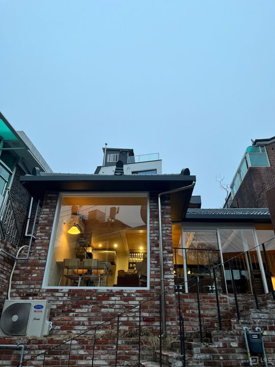 한남동 한남역 역세권, SNS 핫플레이스인 카페 겸 와인바 매물의 7번째 사진