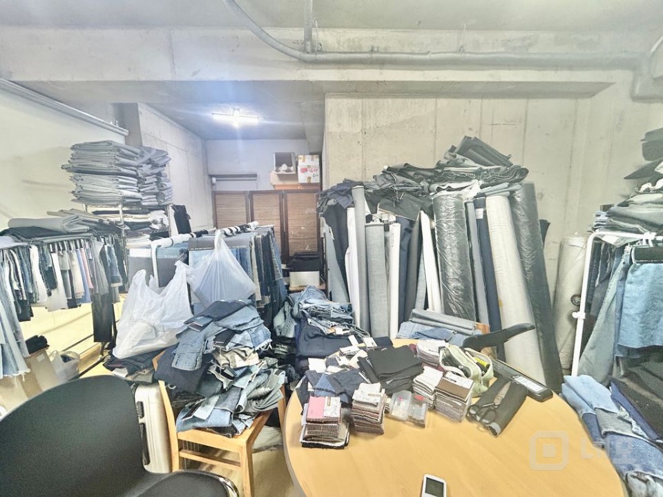 실 12평, 1층, 지정주차 가능, 소규모 사무실, 대리점 등 업종 가능 매물의 5번째 사진